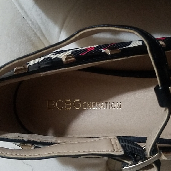 BCBG flats size 8 - Picture 4 of 5